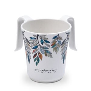 נטלה במבוק כוס סוכר